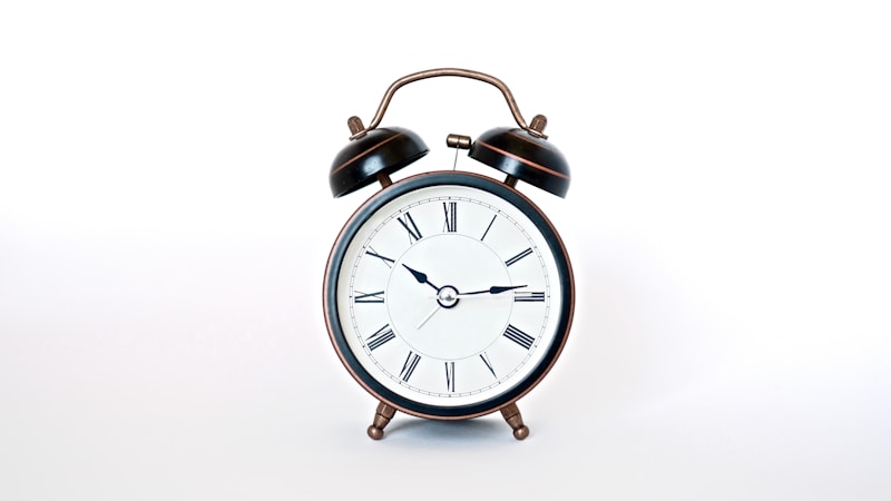 午前0時と深夜0時の違いは？日付変更の考え方をわかりやすく解説